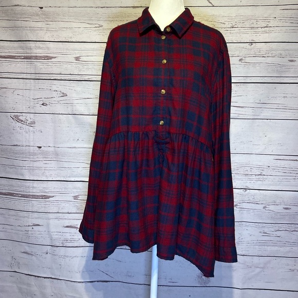 American Eagle Outfitters Tops - American Eagle Outfitters Large Red & Navy Plaid Button-Up